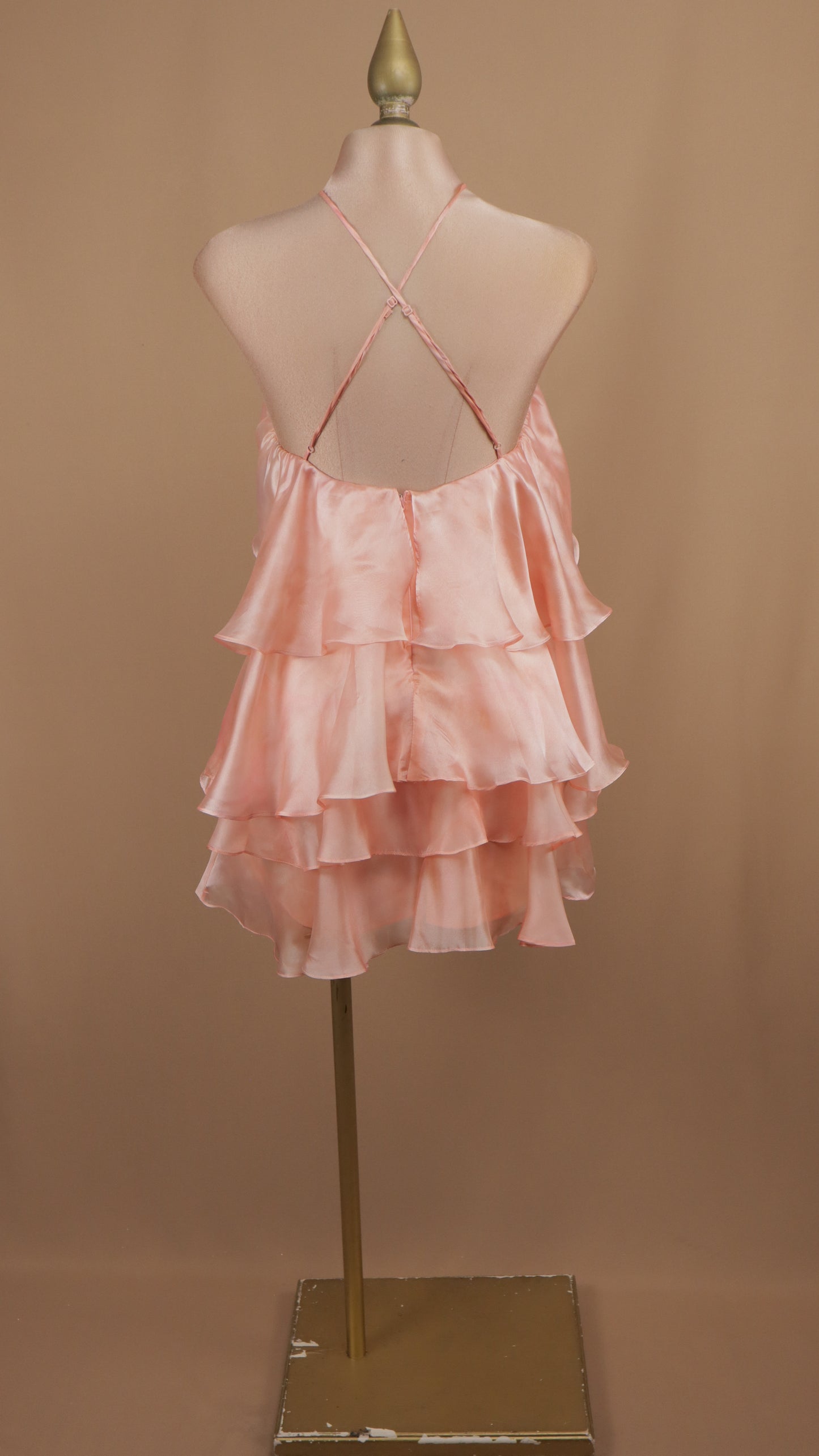 Vestido midi cuello halter con escarolas