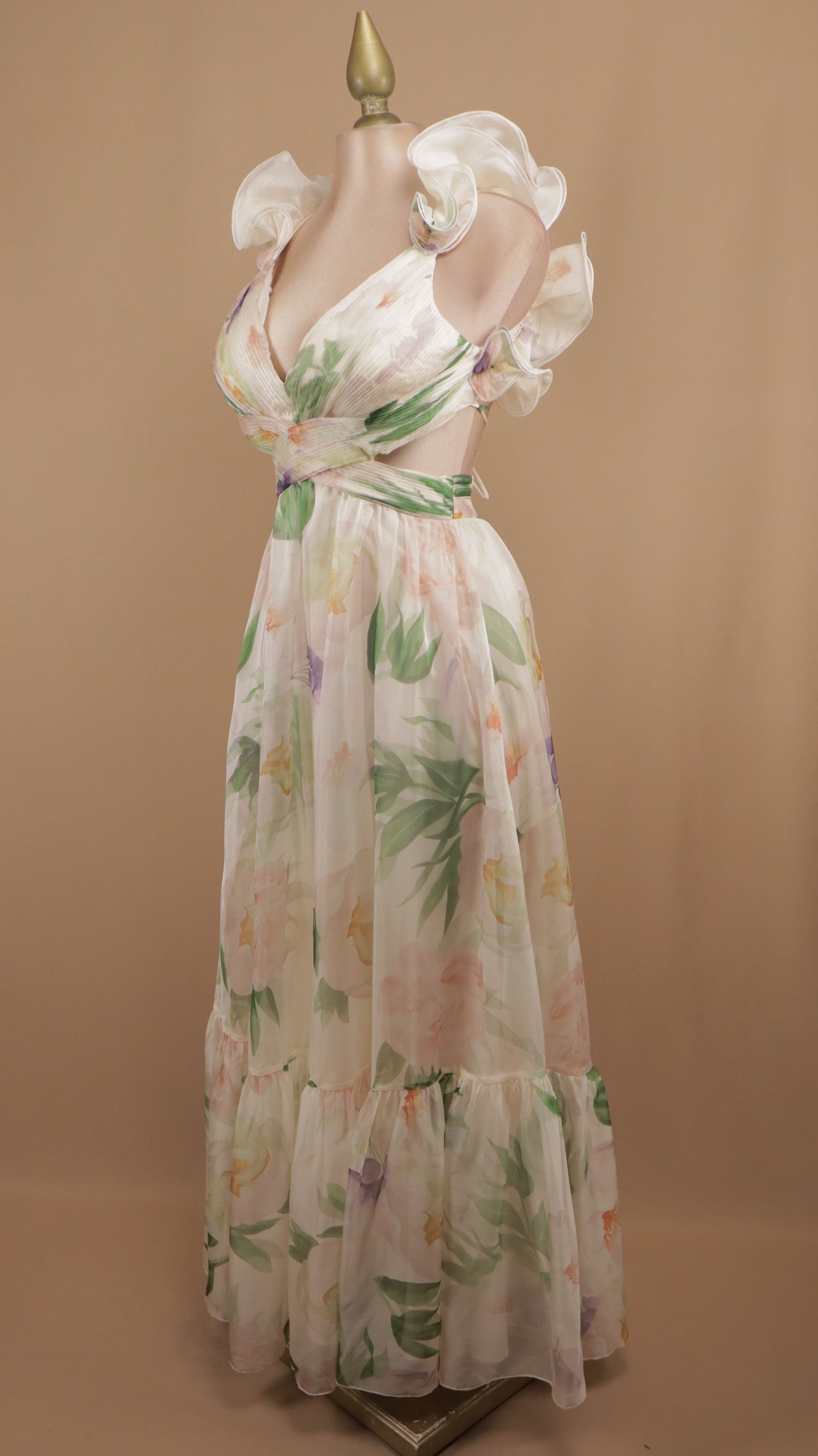 Vestido largo estampado con escarolas y escote en V