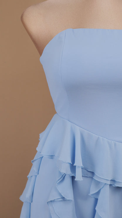 Vestido largo estraple con escarolas en falda