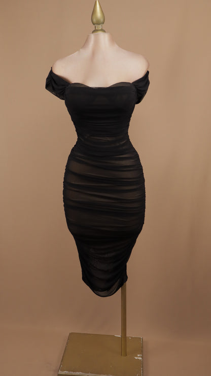 Vestido midi pegadito con abertura en pierna