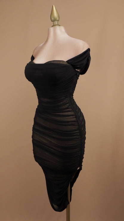 Vestido midi pegadito con abertura en pierna