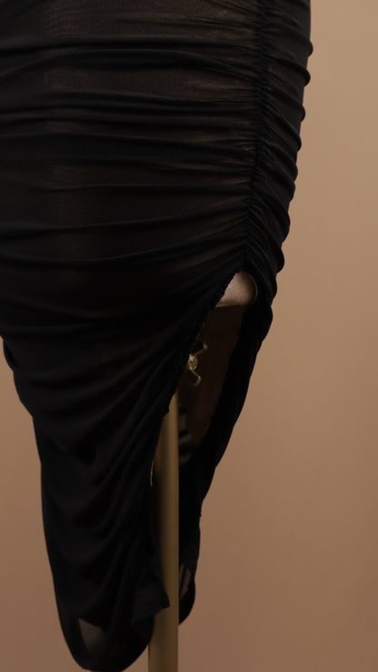 Vestido midi pegadito con abertura en pierna