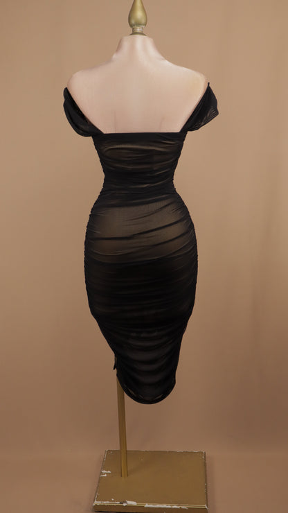 Vestido midi pegadito con abertura en pierna