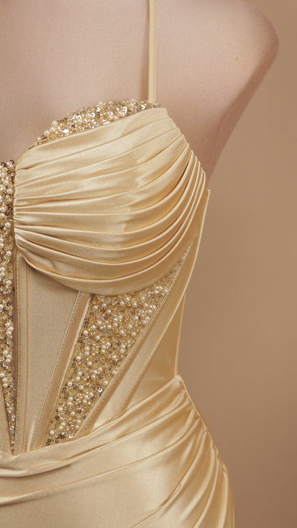 Vestido largo con corset y aplicación en busto