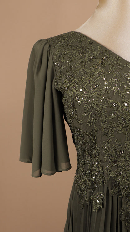 Vestido largo plus size con manga y aplicación