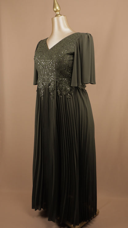 Vestido largo plus size con manga y aplicación