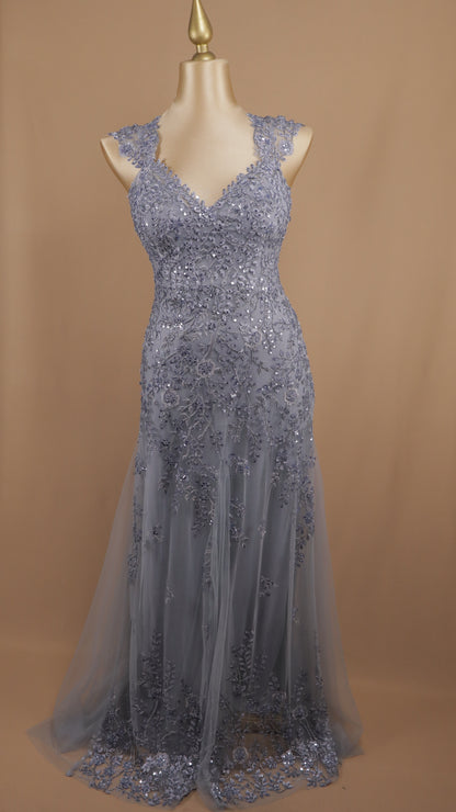 Vestido largo plus size con aplicación