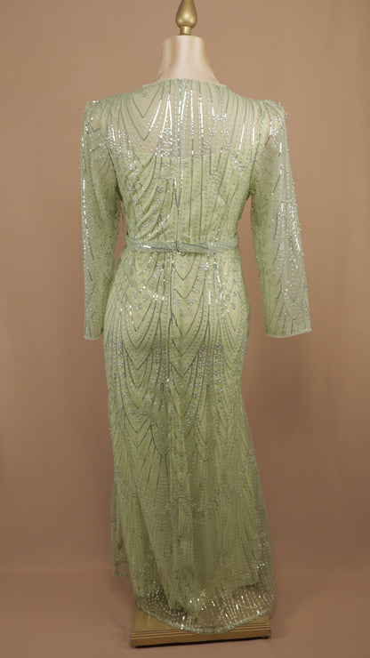 Vestido largo plus manga larga con aplicación