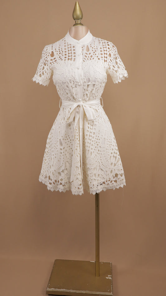 Vestido corto guipur línea A