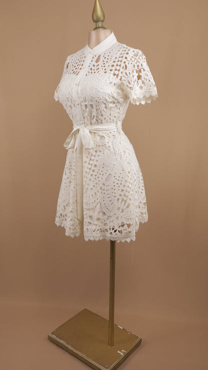 Vestido corto guipur línea A