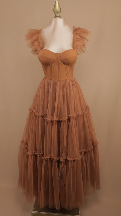 Vestido midi de tul con copa