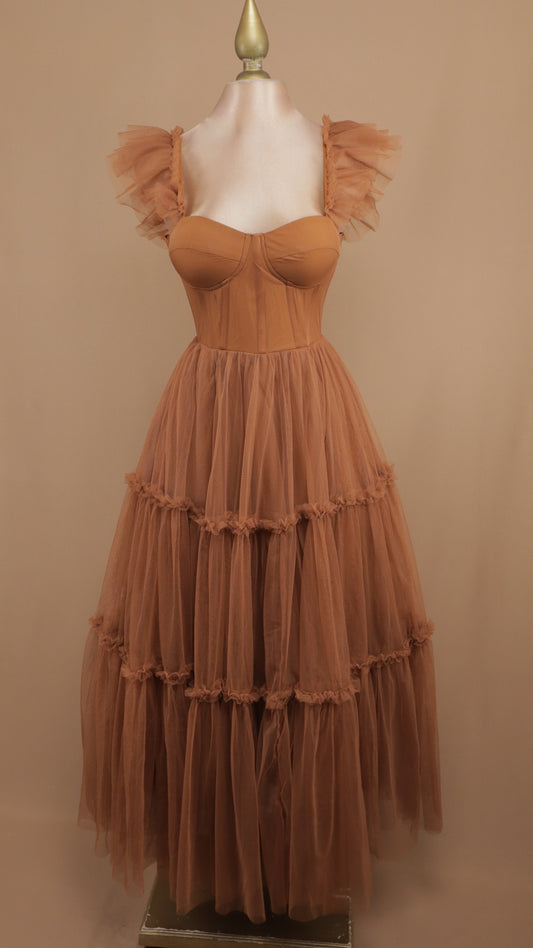 Vestido midi de tul con copa