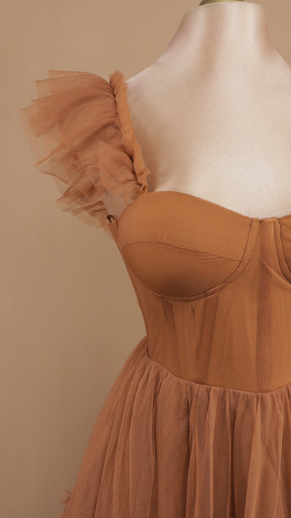Vestido midi de tul con copa