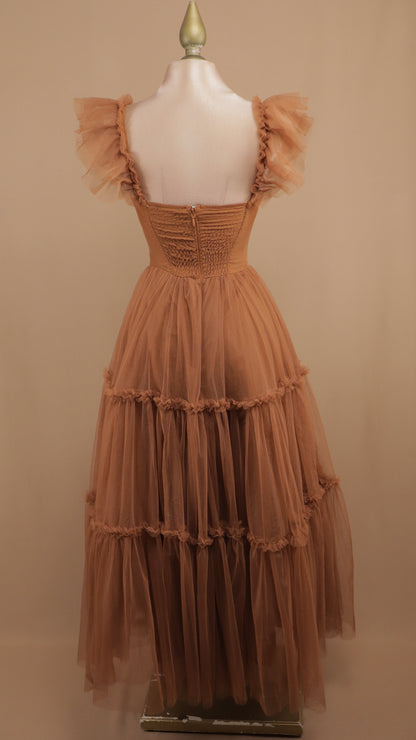 Vestido midi de tul con copa