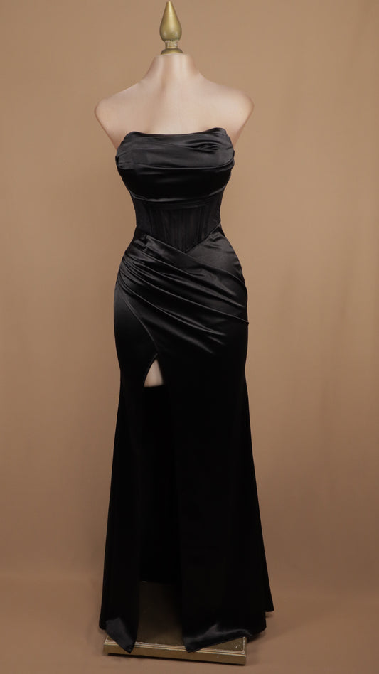 Vestido largo estraple con guantes de encaje