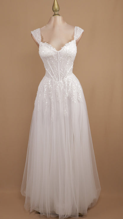 Vestido largo de novia en línea A con aplicación