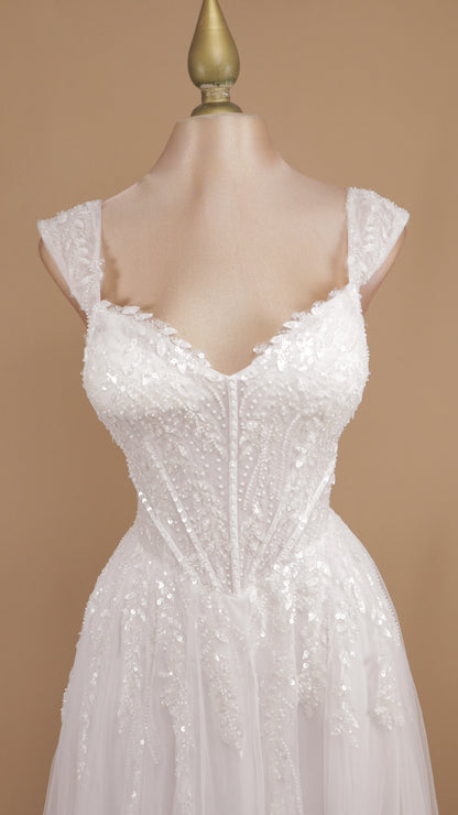 Vestido largo de novia en línea A con aplicación