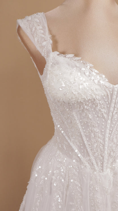 Vestido largo de novia en línea A con aplicación