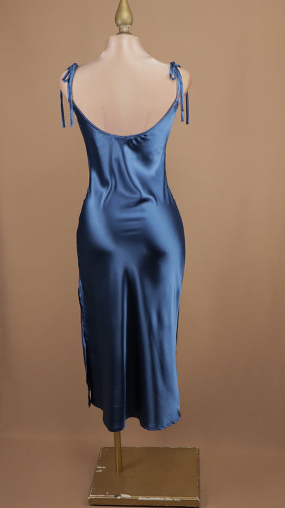 Vestido midi satinado de tirantes