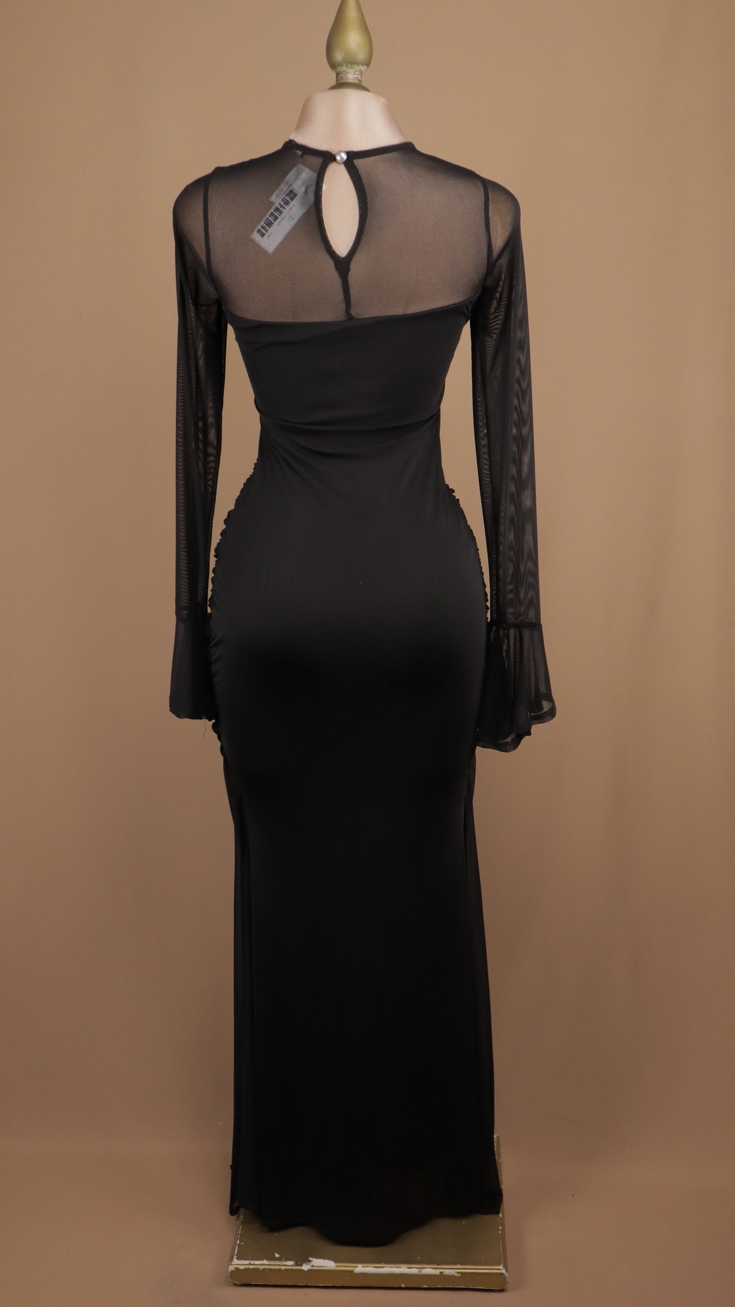 Vestido largo manga larga con pliegues en cintura