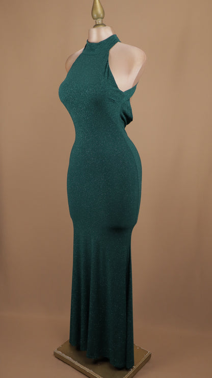 Vestido largo cuello halter con destellos