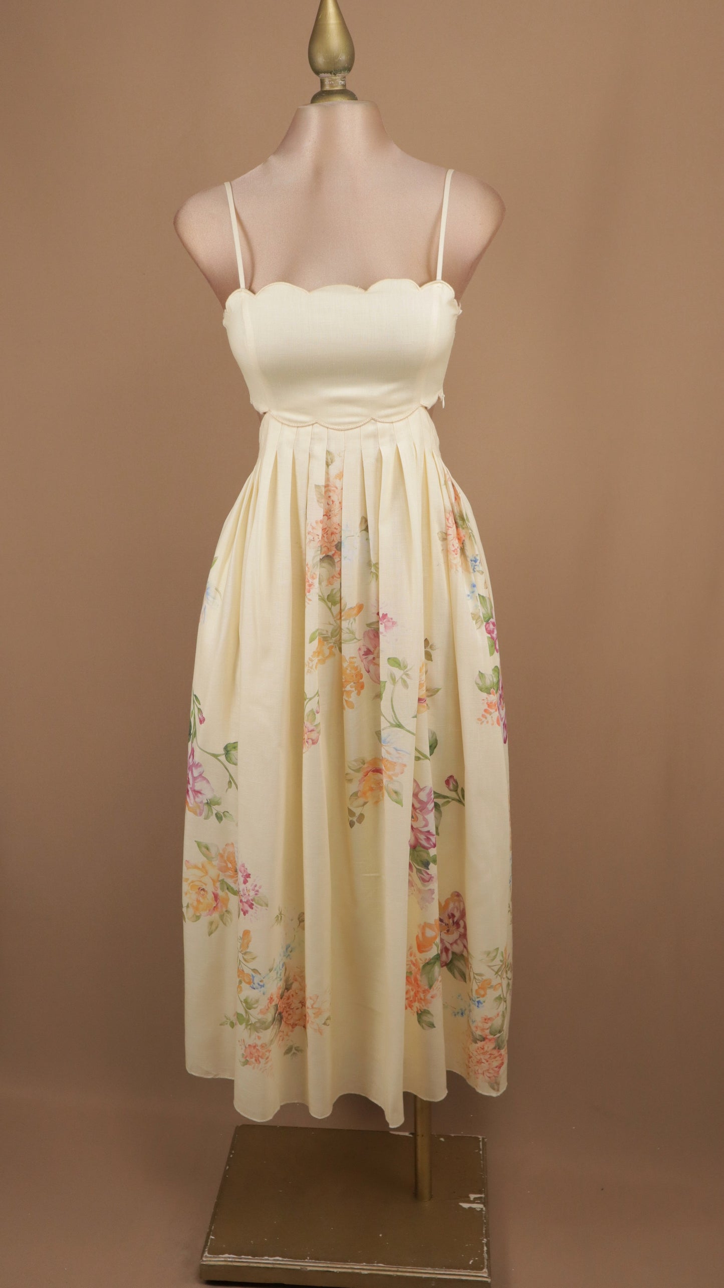 Vestido midi estampado con escote en la espalda y corset