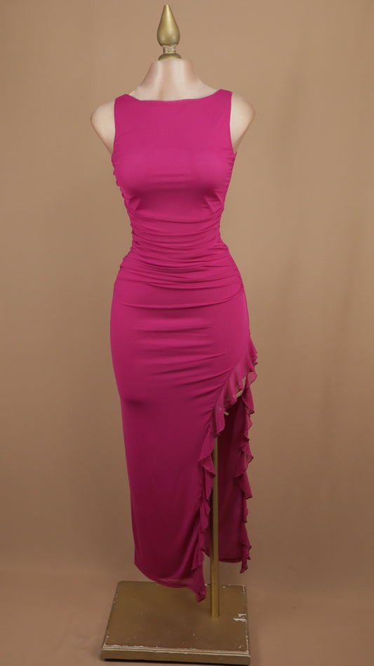 Vestido maxi resacado con escarola en abertura de pierna