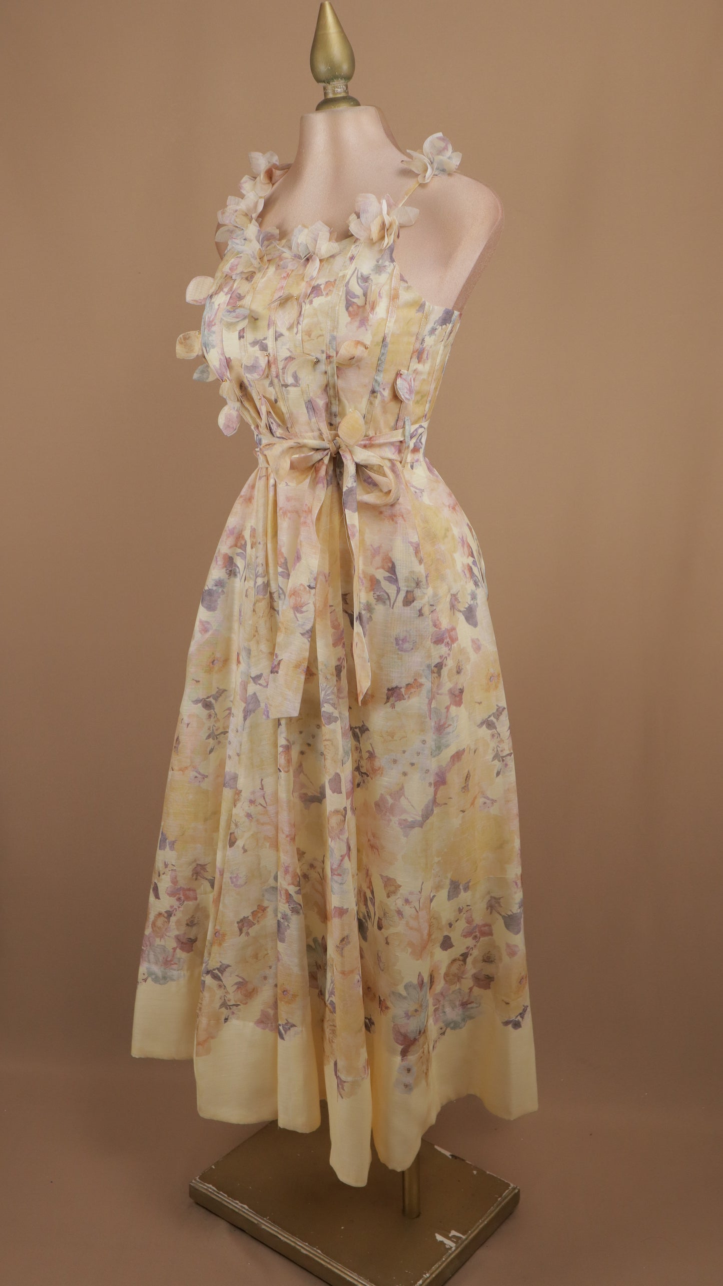 Vestido midi estampado de flores en 3D