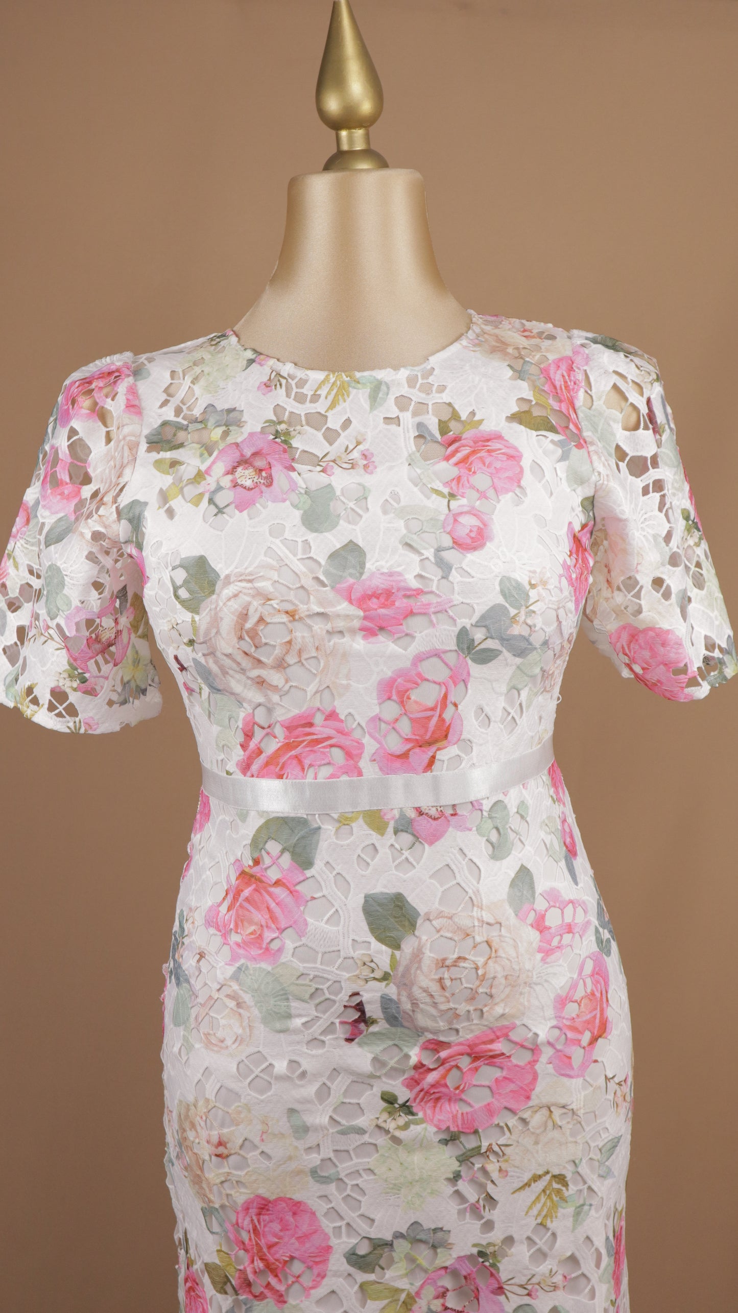 Vestido midi plus size de encaje estampado