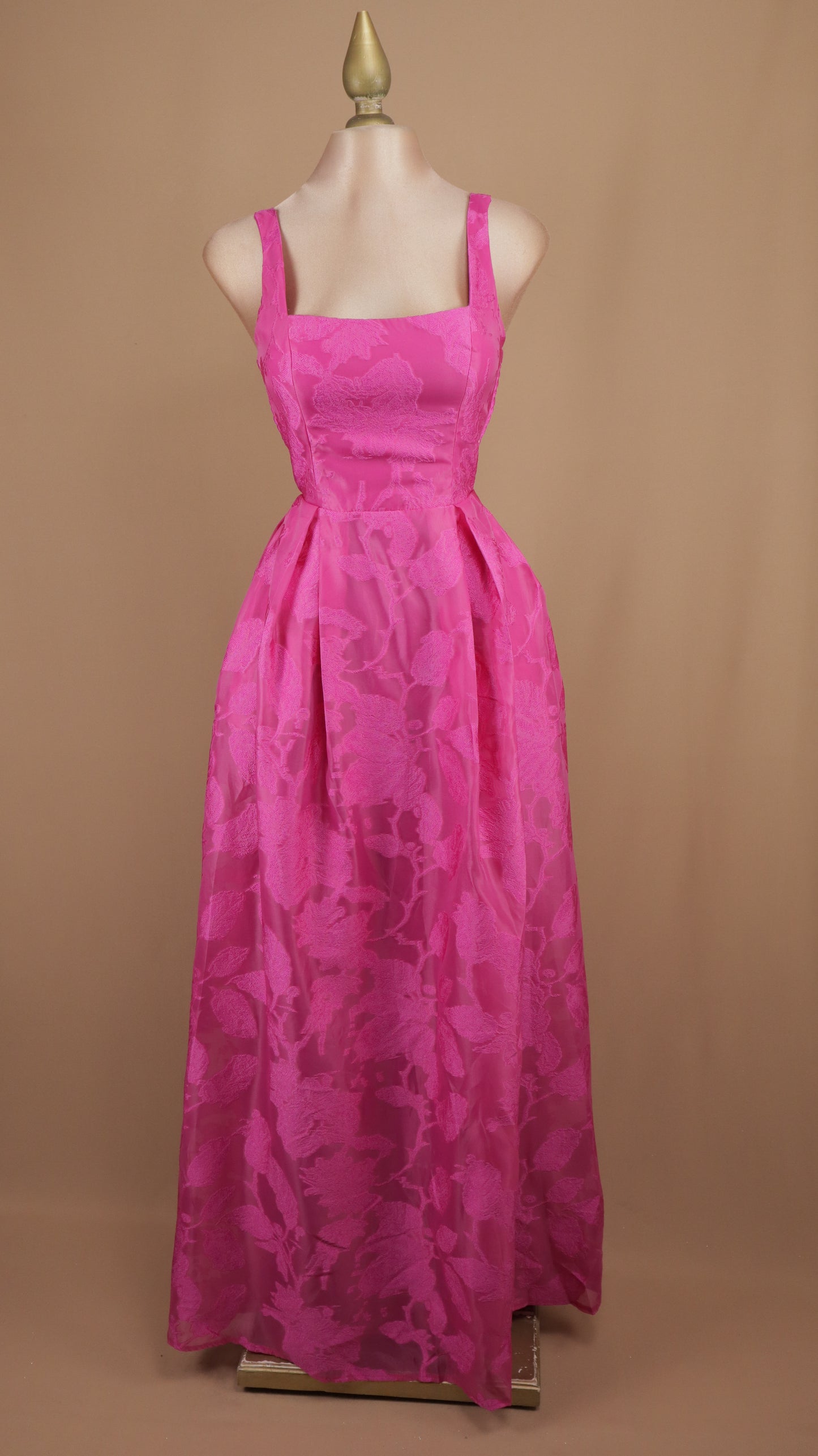 Vestido largo escote cuadrado y en espalda