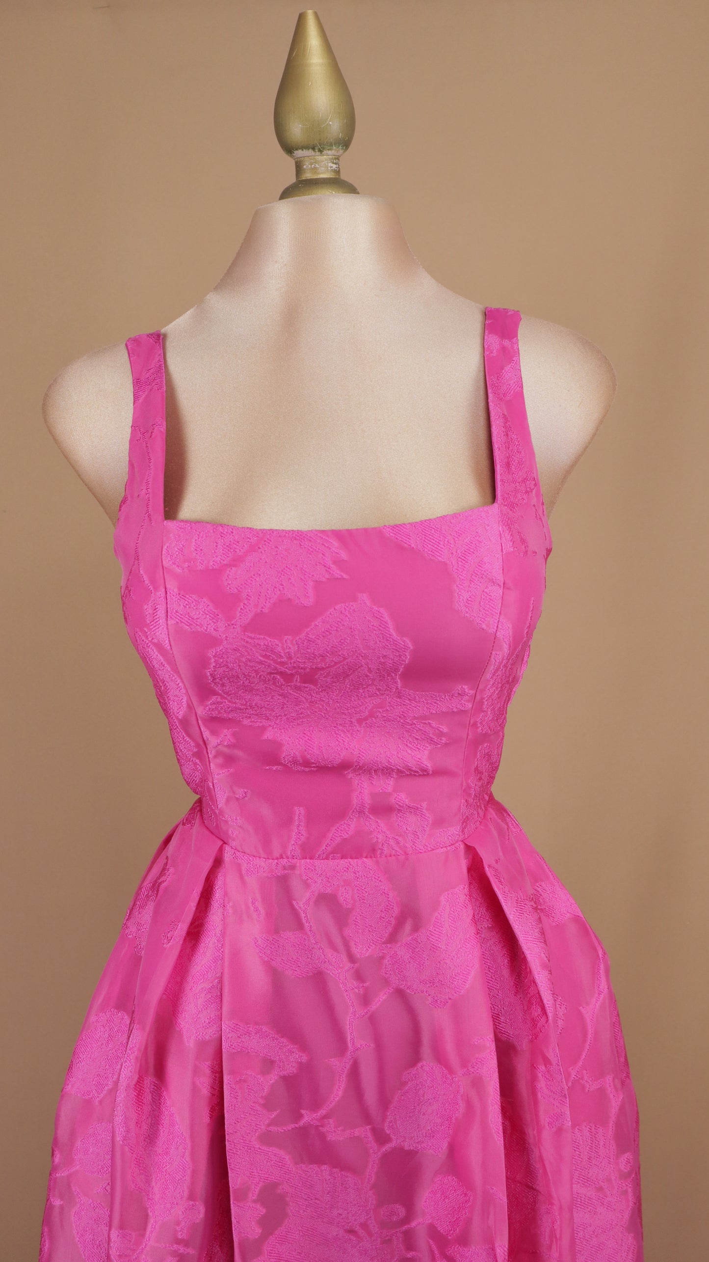 Vestido largo escote cuadrado y en espalda