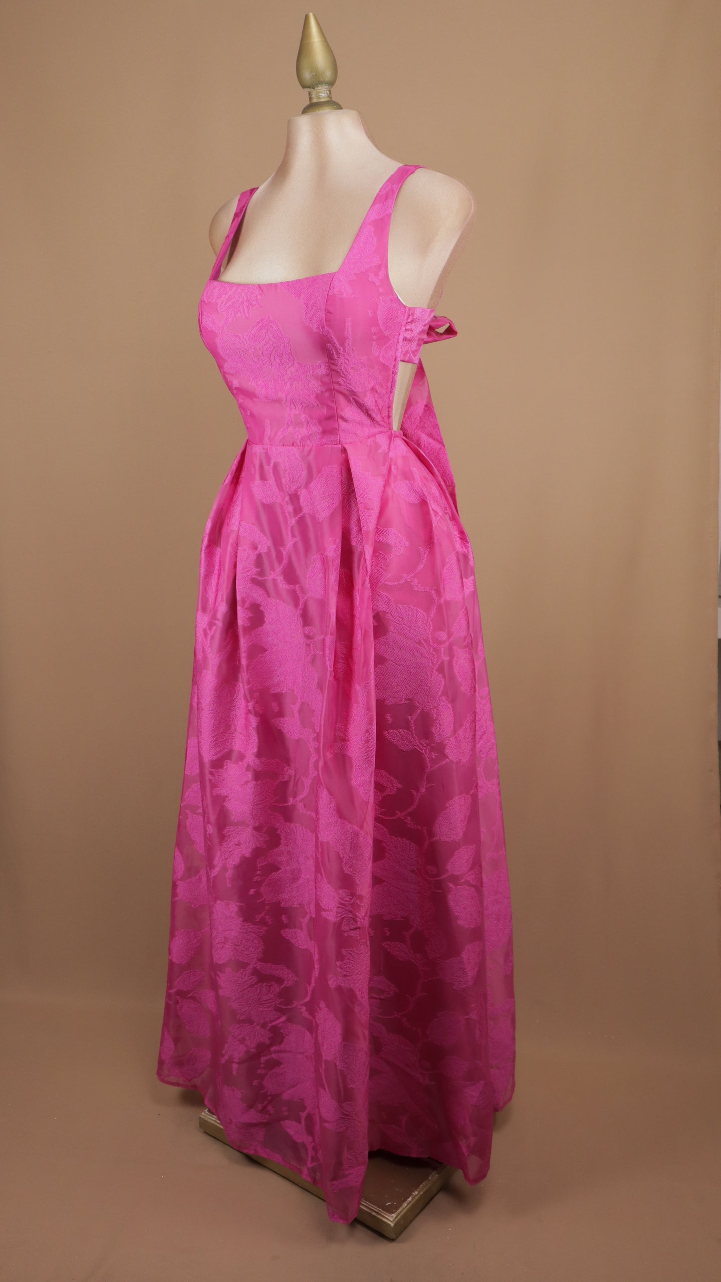 Vestido largo escote cuadrado y en espalda