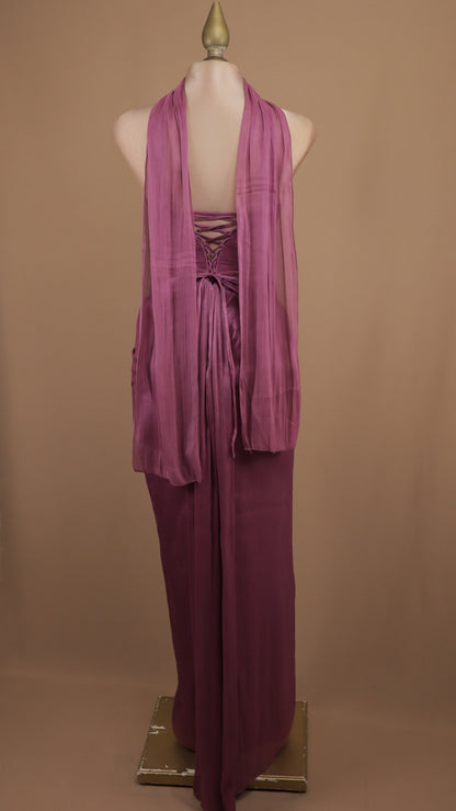 Vestido largo estraple drapeado con estola en cuello