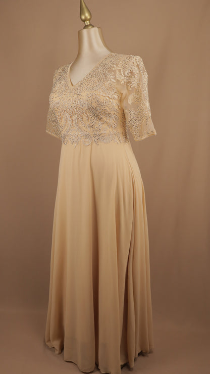 Vestido largo talla extra con aplicación y manga 3/4