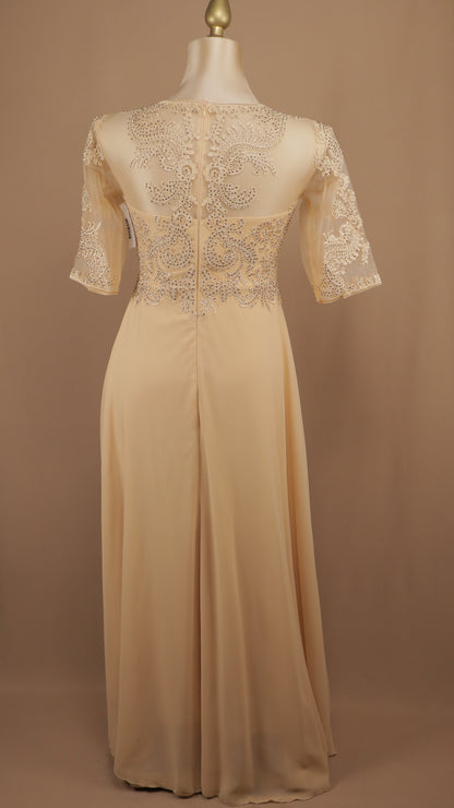 Vestido largo talla extra con aplicación y manga 3/4