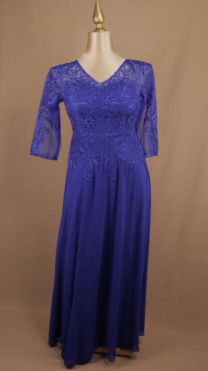 Vestido largo talla extra con manga y aplicación