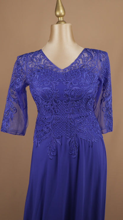 Vestido largo talla extra con manga y aplicación
