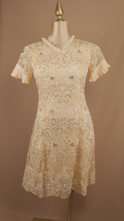 Vestido midi talla plus bordado con manga