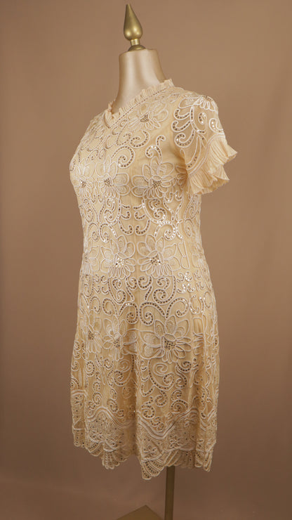 Vestido midi talla plus bordado con manga