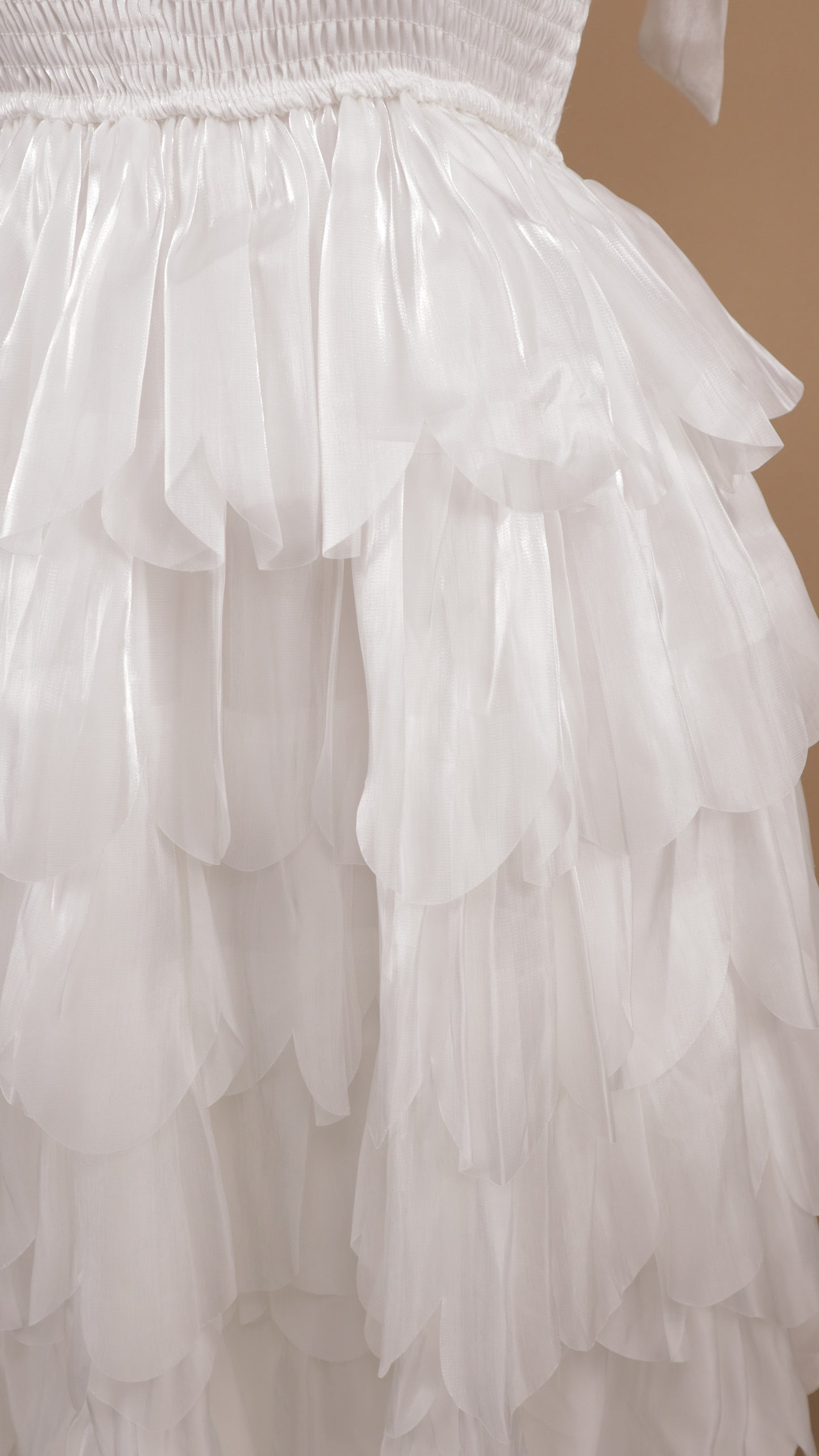 Vestido midi con elástico y ondas