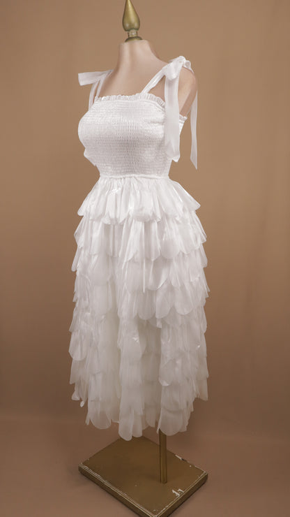 Vestido midi con elástico y ondas