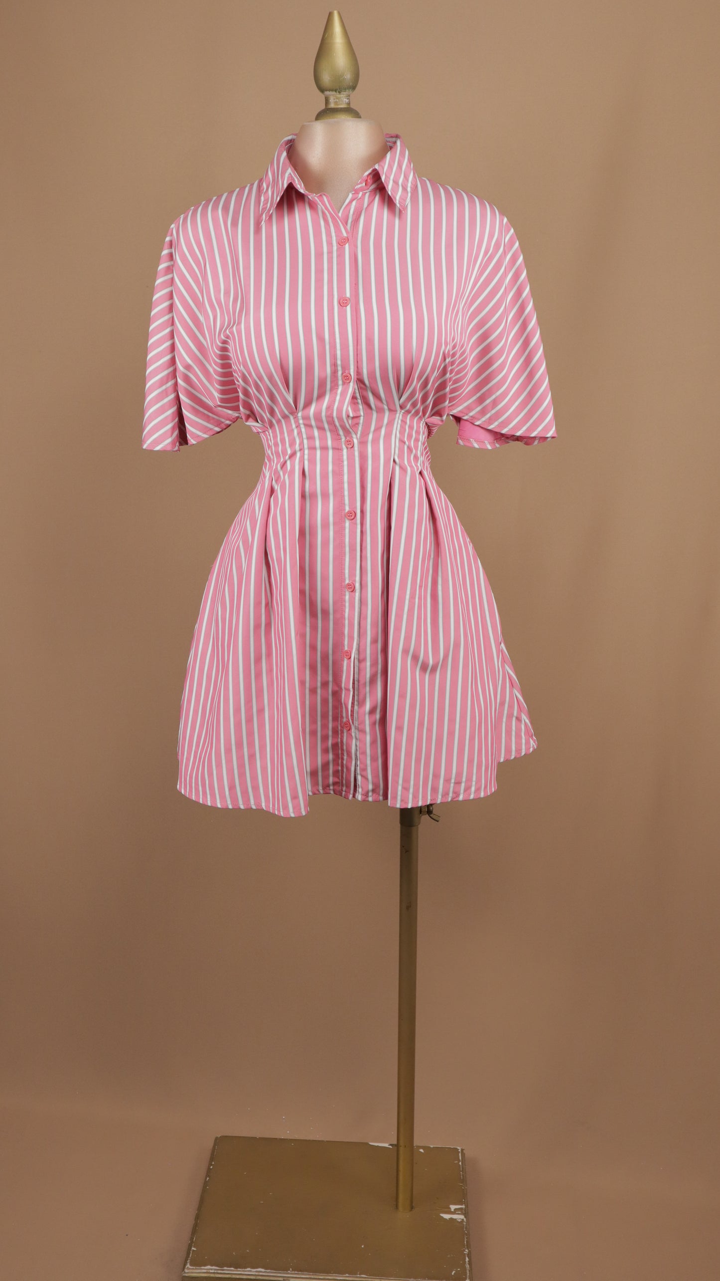 Vestido midi de líneas con manga