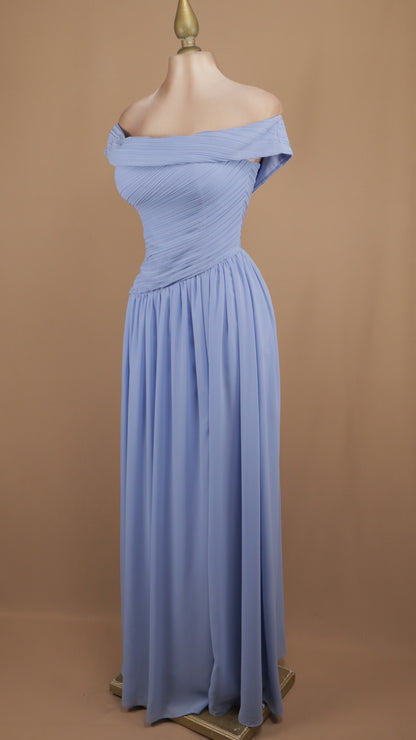 Vestido largo drapeado en busto y escote al hombro
