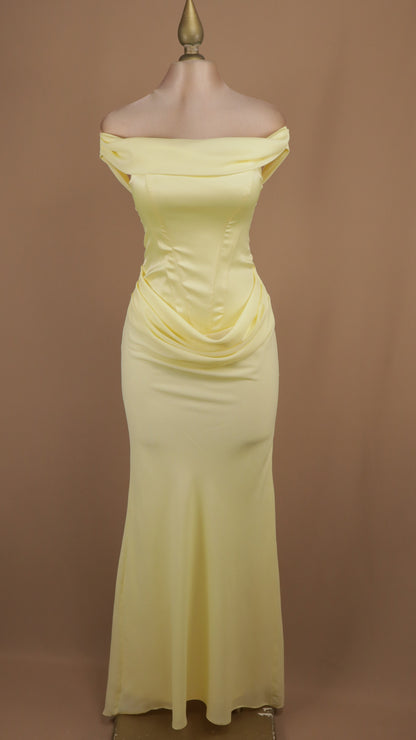 Vestido largo al hombro con olan en abdomen