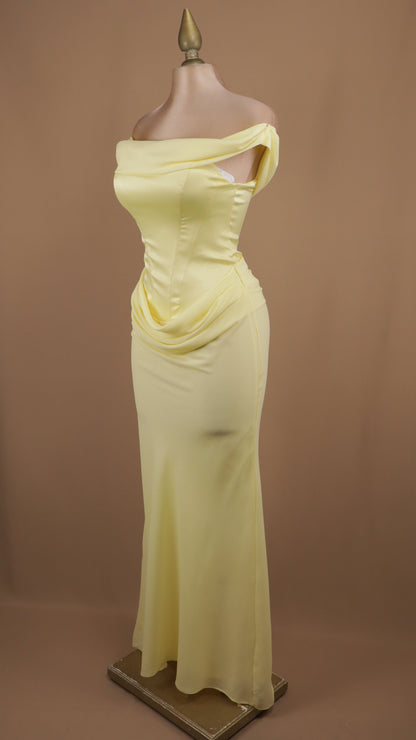 Vestido largo al hombro con olan en abdomen