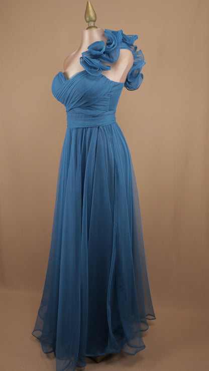Vestido largo de tul con escote corazón