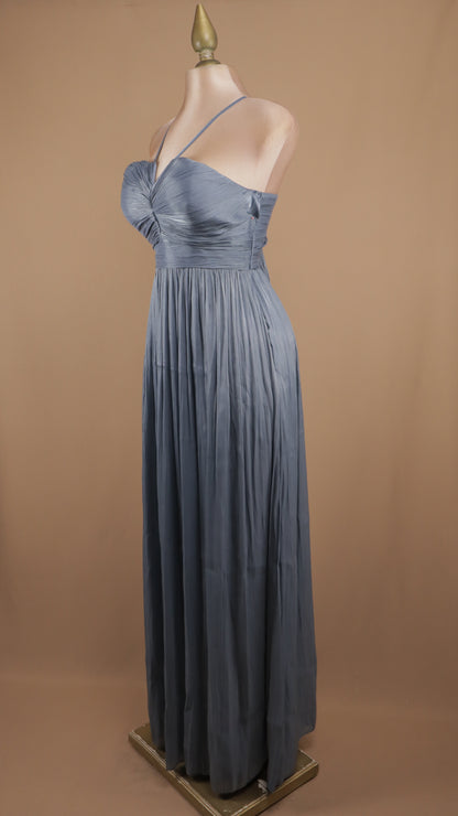 Vestido largo drapeado con escote en la espalda