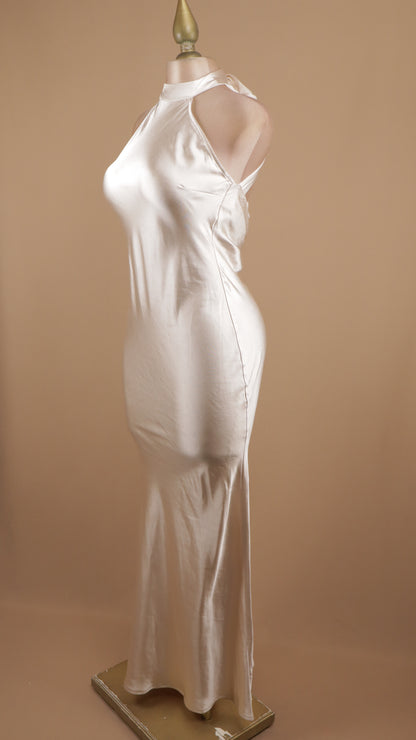 Vestido largo cuello halter satinado