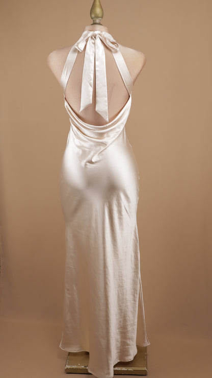 Vestido largo cuello halter satinado
