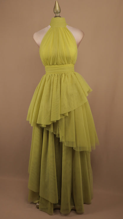 Vestido largo de tull cuello halter y escote en la espalda